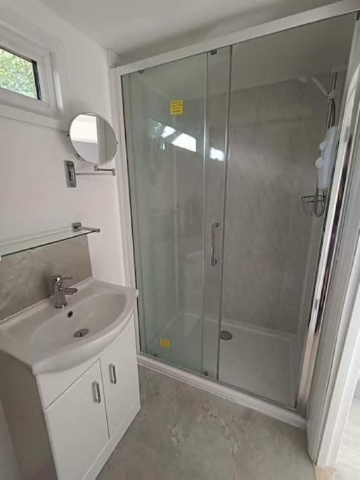 Private Lodge Close To Beaches And Goodwood Felpham Exterior foto